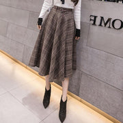Women's Loose Retro Plaid Skirt - Deck Em Up